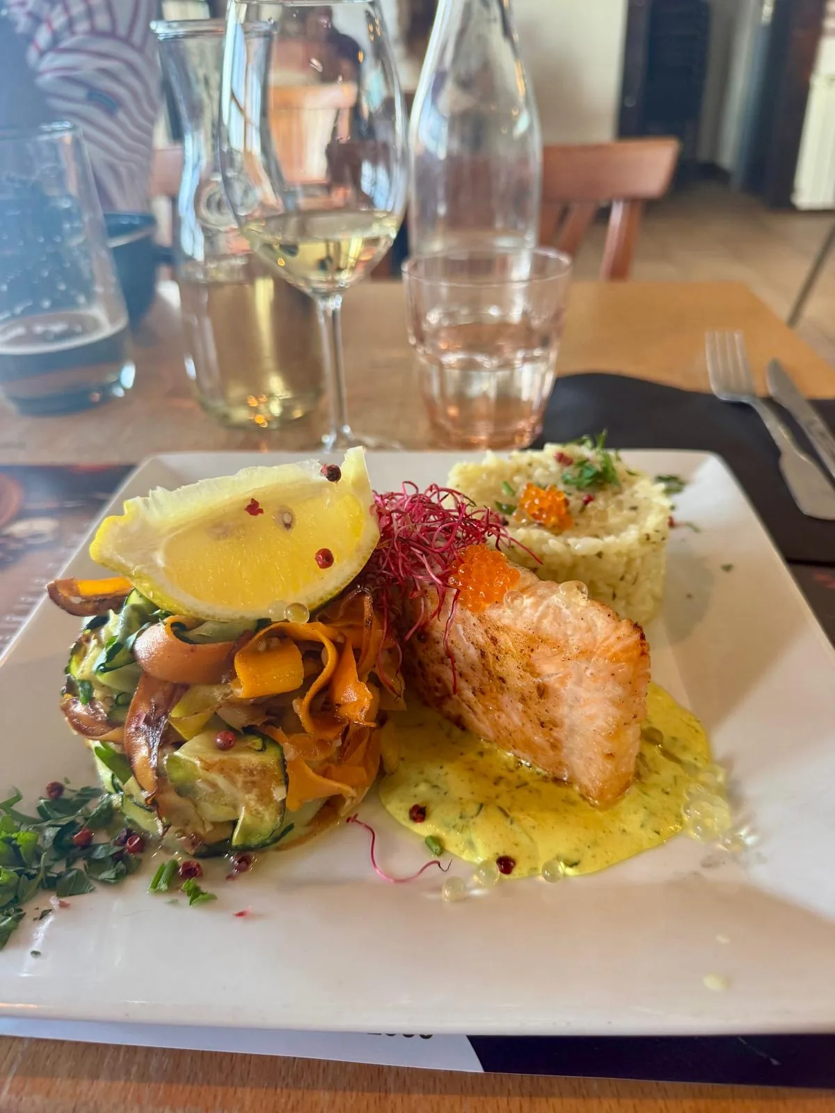 Fischgericht bei La Flambée in Morgat