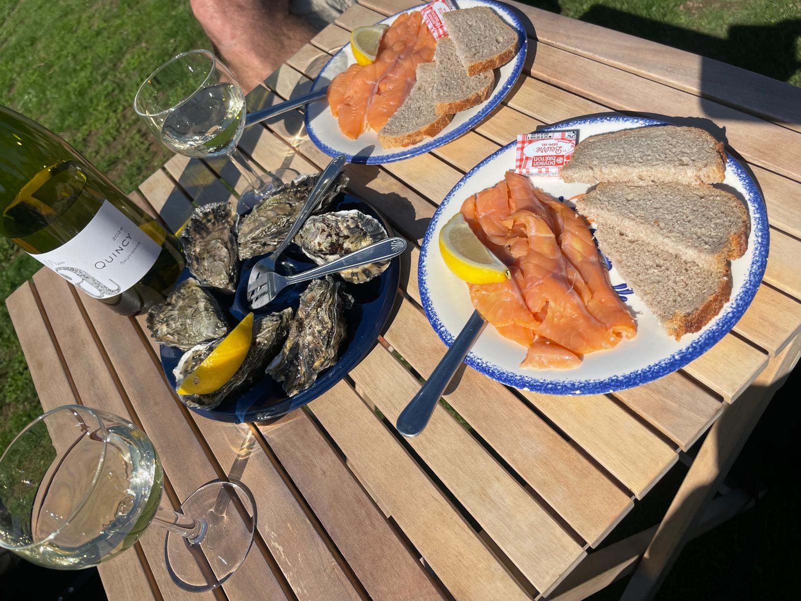 Austern, Lachs und Weißwein bei Chez Iodette